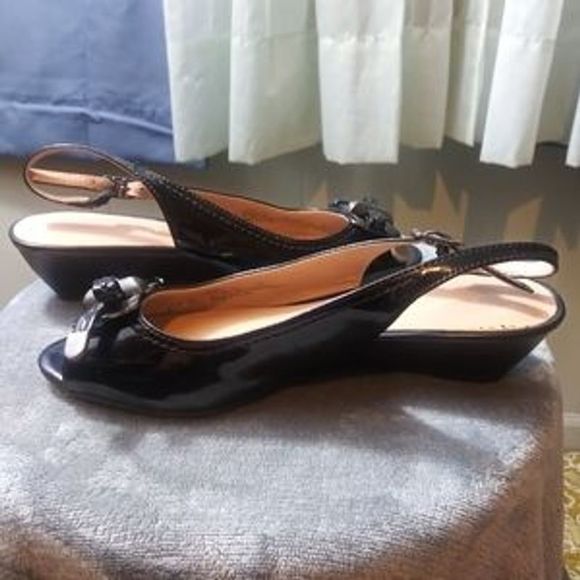 Aigner Peep Toe Slingback - Picture 2 of 6